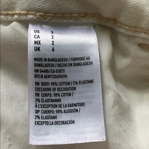 White shorts - Picture 7 of 7